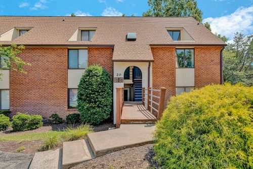 3372 Forest Ct, Roanoke, VA, 24018-5053 | Card Image