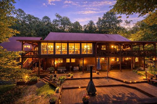 885 Tomahawk Trl, Blairsville, GA, 30512-0572 | Card Image