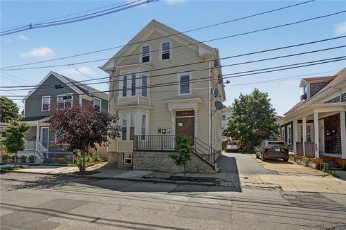 142 Oxford Street, Providence, RI, 02905 | Card Image