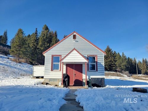 104 Glen St, Cascade, ID, 83611-7754 | Card Image