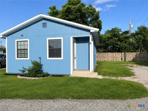 d-661 W Austin St, Luling, TX, 78648-1871 | Card Image