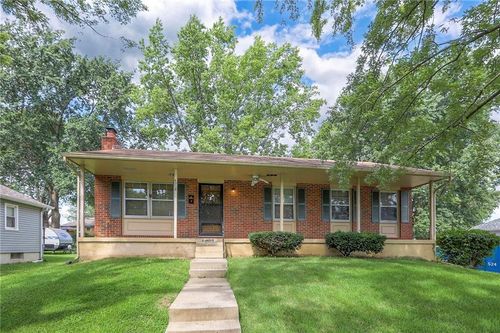 4518 S Osage St, Independence, MO, 64055-4649 | Card Image