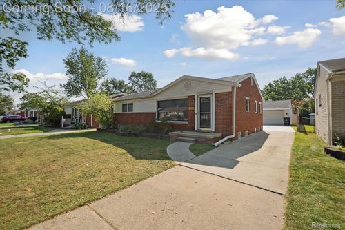 31655 Mackenzie Dr, Westland, MI, 48185-1606 | Card Image