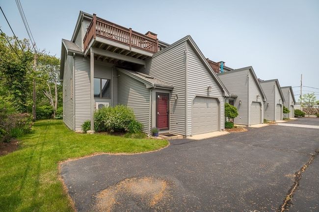 UNIT-1 - 8 Moorland Rd, Condo with 2 bedrooms, 2 bathrooms and 2 parking in Gloucester MA | Image 4