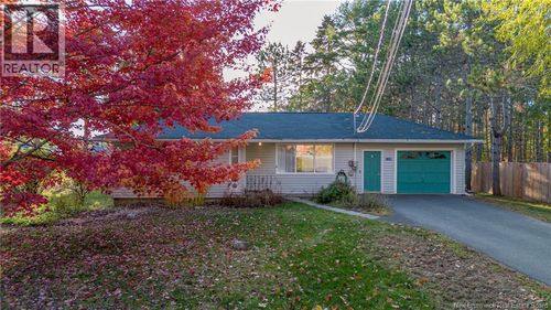 548 Kennebecasis River Rd, Hampton, NB, E5N6L3 | Card Image