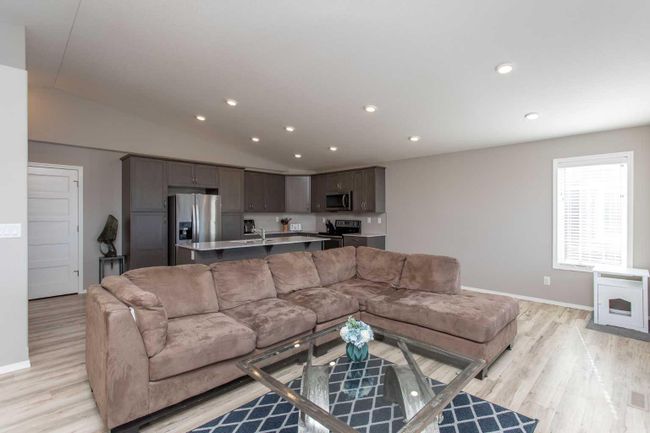 23 Golden Crescent, Home with 2 bedrooms, 1 bathrooms and 2 parking in Red Deer AB | Image 8