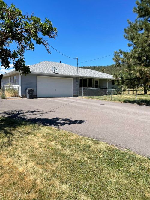 14917 Stagecoach Rd, Klamath Falls, OR, 97601-9051 | Card Image