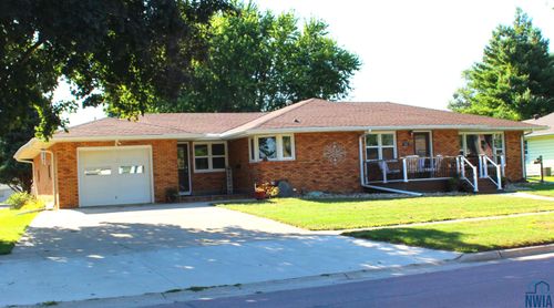 412 Washington Ave, Sheldon, IA, 51201-1729 | Card Image