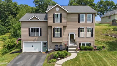 34 Lindsay Dr, Troy, NY, 12180-6564 | Card Image
