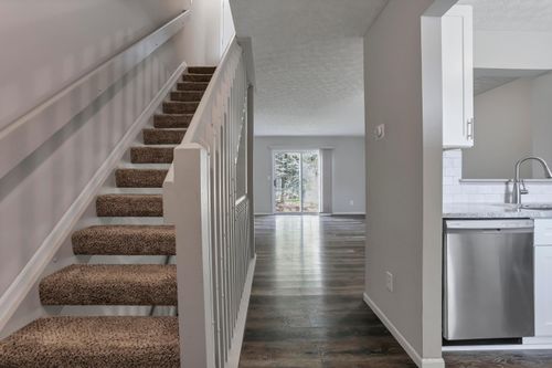 9170 Parkbury Ln, Lewis Center, OH, 43035-9549 | Card Image