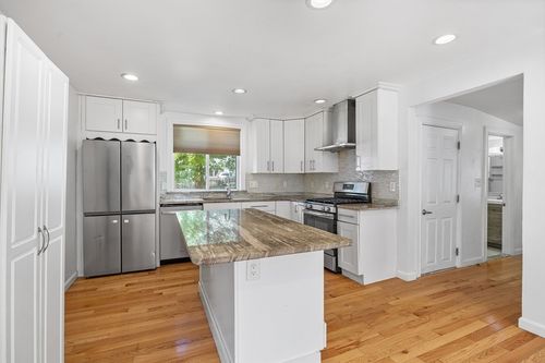 305 Franklin St, Braintree, MA, 02184-5533 | Card Image