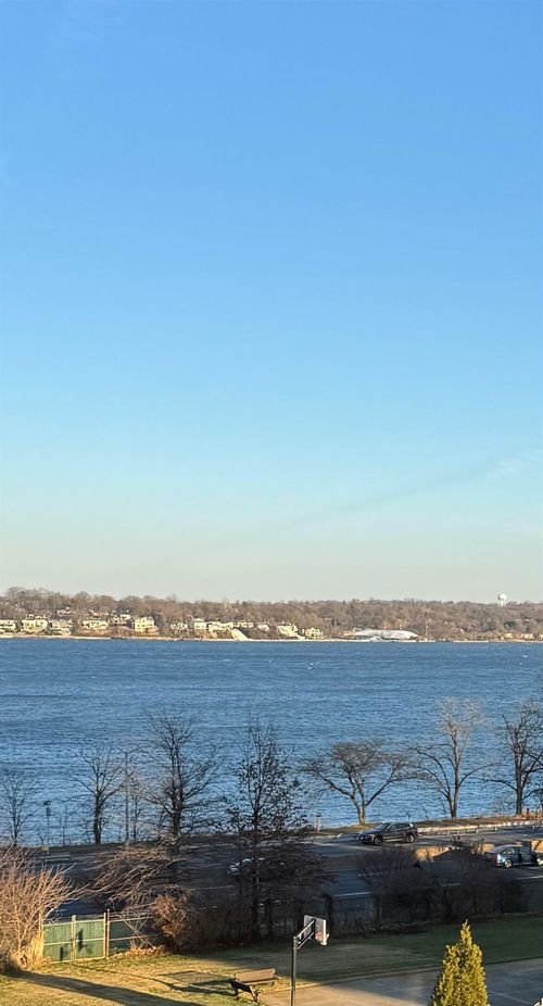 apt-4j-17-85 215th St, Bayside, NY, 11360-1707 | Card Image