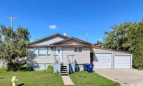 319 6th Ave W, Biggar, SK, S0K0M0 | Card Image