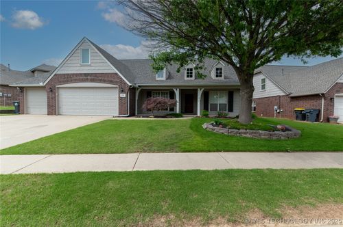 324 E 125th Pl S, Jenks, OK, 74037-5076 | Card Image