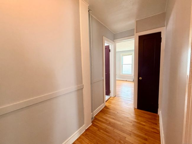 Hall leading to primary bedroom | Image 20