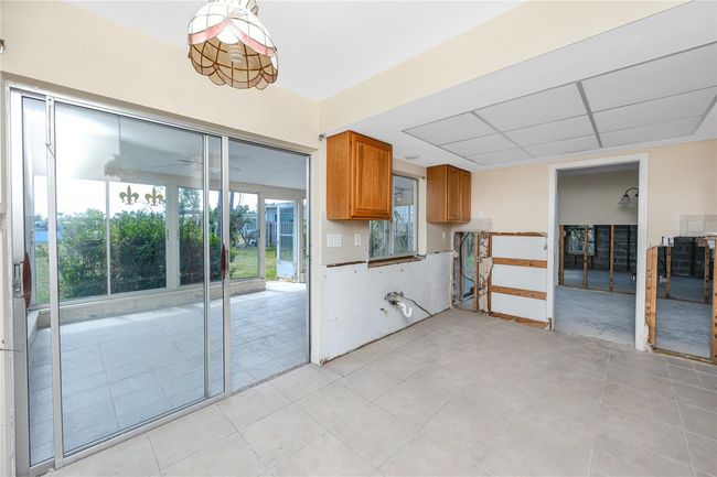 11465 7 Th St E, House other with 2 bedrooms, 2 bathrooms and null parking in Treasure Island FL | Image 19