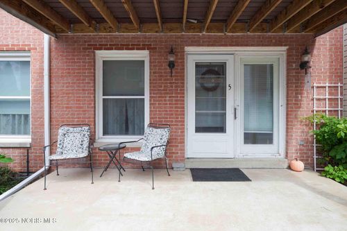 1932 Queenswood Dr, Findlay, OH, 45840-6950 | Card Image