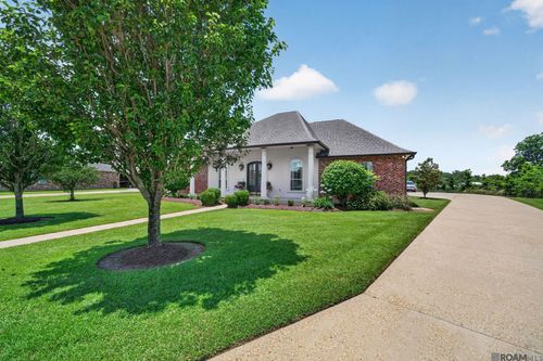 11177 Toria Ln, Saint Amant, LA, 70774-3322 | Card Image