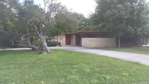 121 Riviera Dr, Castle Hills, TX, 78213-3343 | Card Image