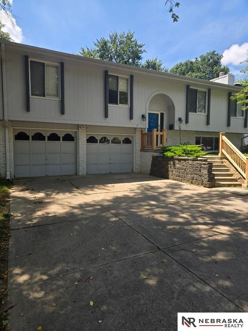 809 Waterford Circle, Papillion, NE, 68046 | Card Image