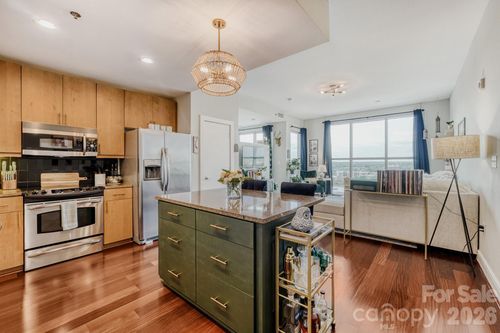 unit-1105-333 W Trade St, Charlotte, NC, 28202-1969 | Card Image