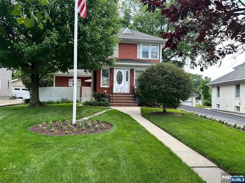 656 River Rd, New Milford, NJ, 07646-2925 | Card Image