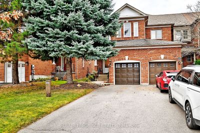 169 Denise Cir, House attached with 3 bedrooms, 3 bathrooms and 3 parking in Newmarket ON | Image 2