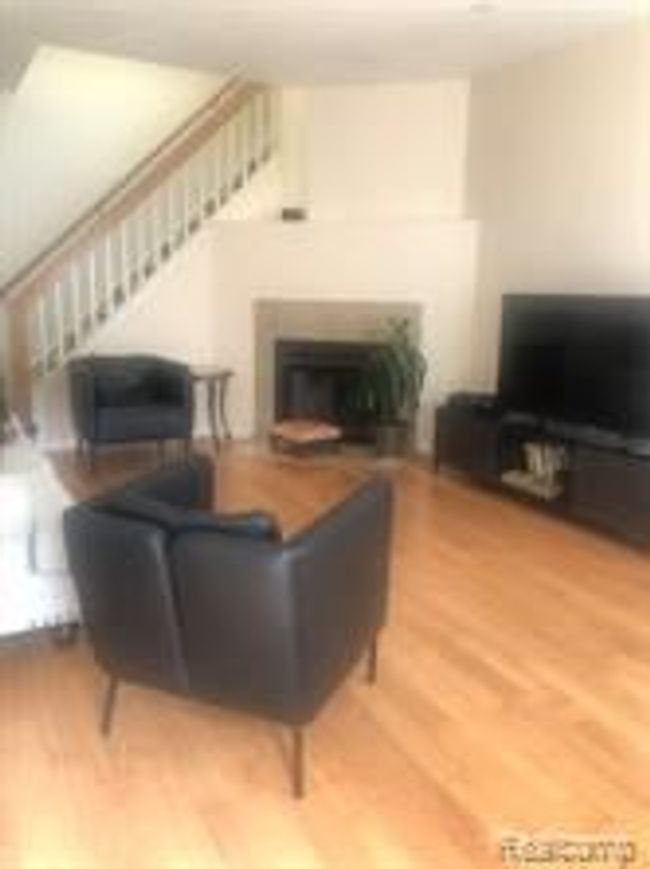 7363 Devonshire, Condo with 2 bedrooms, 3 bathrooms and null parking in West Bloomfield MI | Image 4