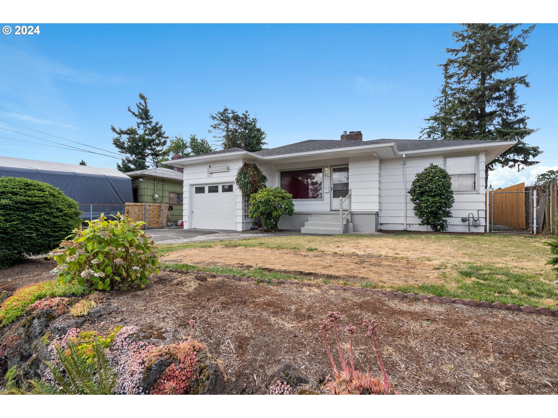 Klickitat St, Portland, OR 97220