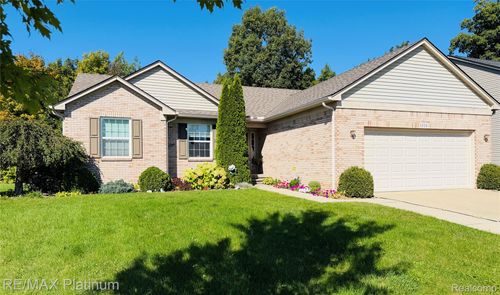1524 Baypointe Cir, Grand Blanc, MI, 48439-7273 | Card Image