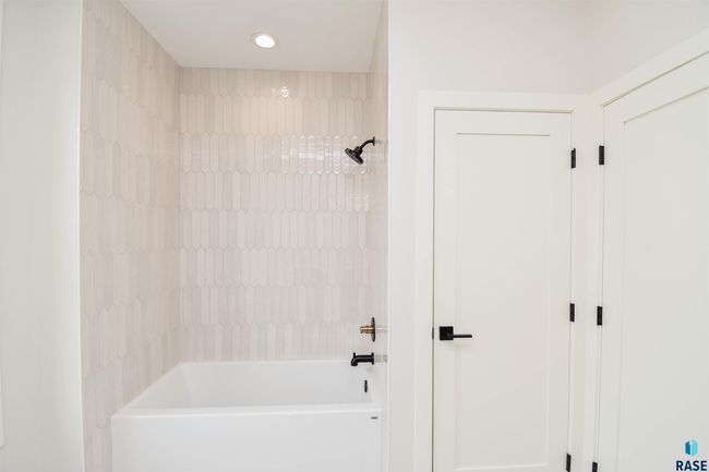 8623 W Shoreline Pl, Townhouse with 3 bedrooms, 3 bathrooms and null parking in Sioux Falls SD | Image 13