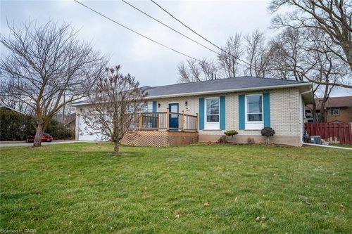 111 King St E, Hagersville, ON, N0A1H0 | Card Image