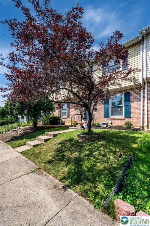 122 N 7th St, Emmaus, PA, 18049-2232 | Card Image