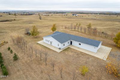 6761 48th Avenue Se, House other with 3 bedrooms, 2 bathrooms and null parking in Bismarck ND | Image 2