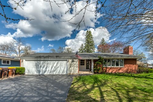 400 Becking Ave, Woodstock, IL, 60098-3104 | Card Image