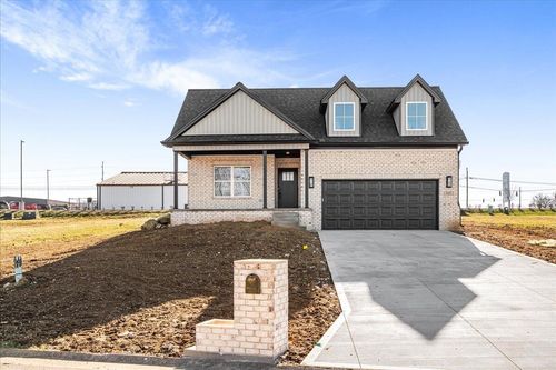 105 Metcalf Dr, Frankfort, KY, 40601-8609 | Card Image