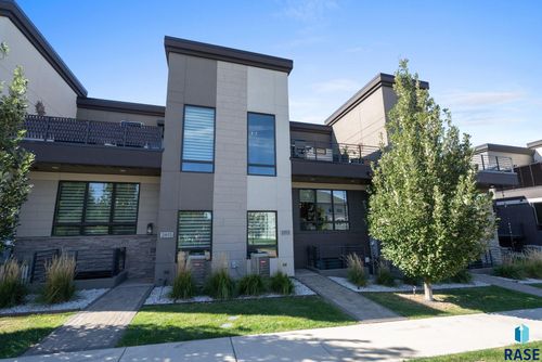 2813 S Terry Ave Avenue, Sioux Falls, SD, 57106 | Card Image