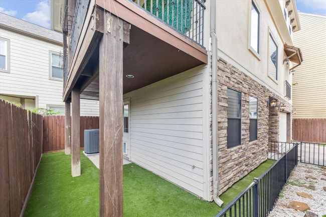 UNIT-3 - 1512 Thompson St, House other with 3 bedrooms, 3 bathrooms and 2 parking in Houston TX | Image 28