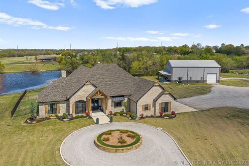 273 Chestnut St, Ardmore, OK, 73401-7292 | Card Image