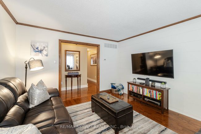 13 Mcgillivary Cres, House other with 4 bedrooms, 3 bathrooms and 4 parking in Brampton ON | Image 9