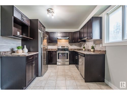 1691 Lakewood Rd South Nw, Edmonton, AB, T6K3B9 | Card Image