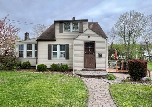 35 Spring St, Goshen, NY, 10924-1812 | Card Image