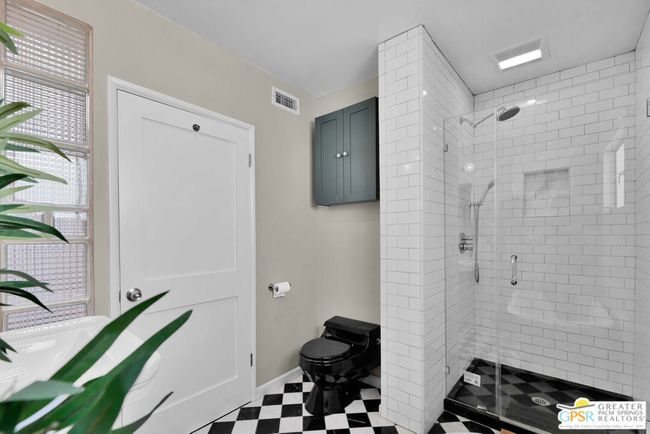 2 - 8319 Waring Ave, Condo with 2 bedrooms, 2 bathrooms and 1 parking in West Hollywood CA | Image 30