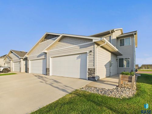 6121 S Alki Pl, Sioux Falls, SD, 57108-7581 | Card Image