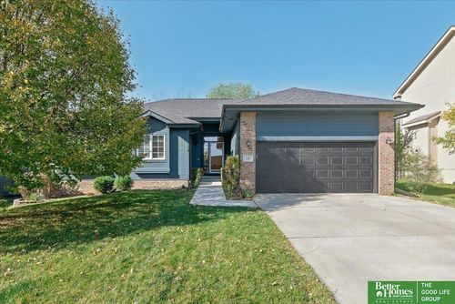 126 Longwood Dr, Papillion, NE, 68133-3337 | Card Image