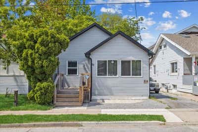 33 North St, House other with 2 bedrooms, 1 bathrooms and 3 parking in St. Catharines ON | Image 1