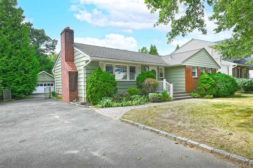 1914 Bergen St, Bellmore, NY, 11710-3202 | Card Image
