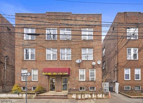 4-250 Clendenny Ave, Jersey City, NJ, 07304-1181 | Card Image