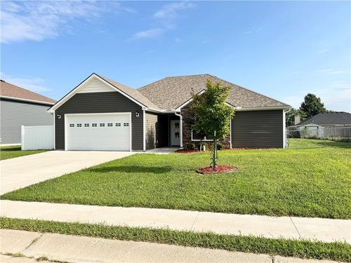 1700 6th Street Ter, Knob Noster, MO, 65336-1057 | Card Image