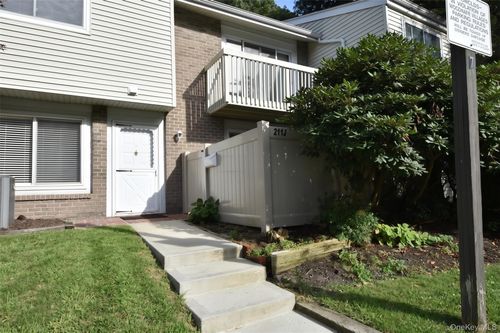 j-211 Springmeadow Drive, Islip, NY, 11741 | Card Image